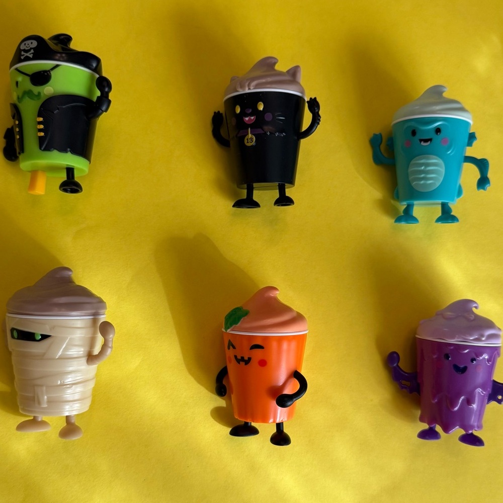 Wendy’s FROSTY FRIGHTS 2025 standard set of 6 - Picture 2 of 2